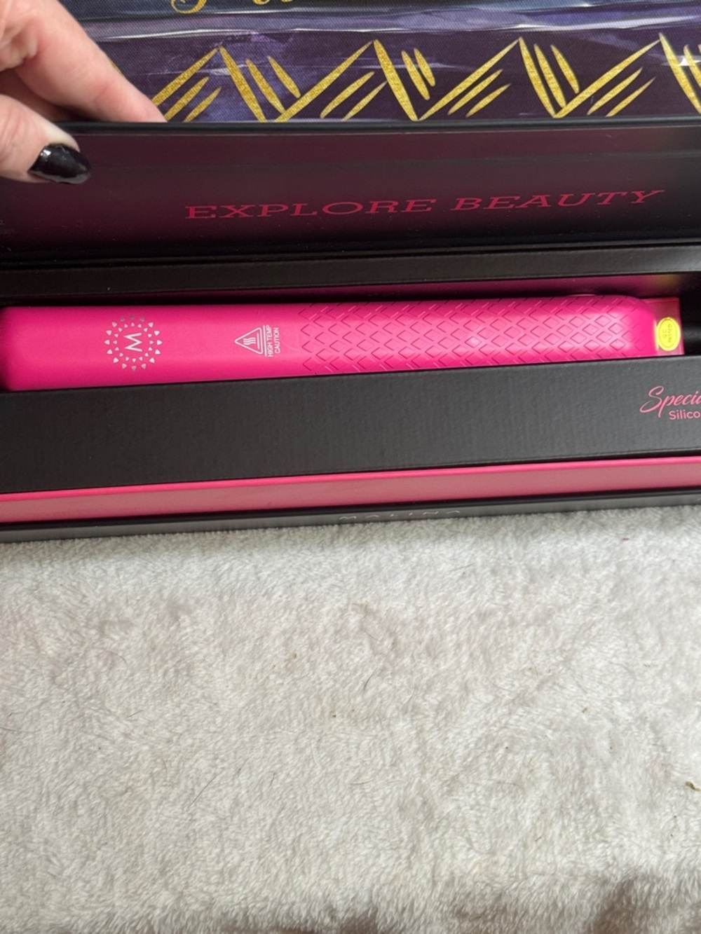 NIB Malina Nova Titanium Pink Hair Straightener - Picture 2 of 7